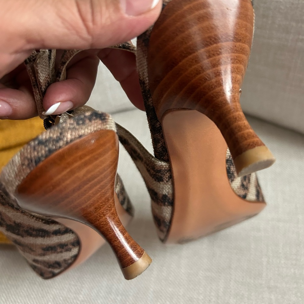 Stuart Weitzman shoes - Picture 4 of 8